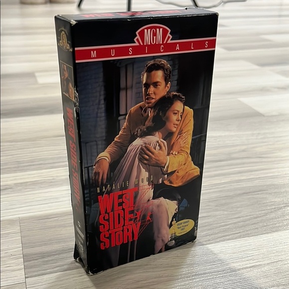 Vintage Classic MGM Musical West Side Story VHS Tape - Picture 1 of 7